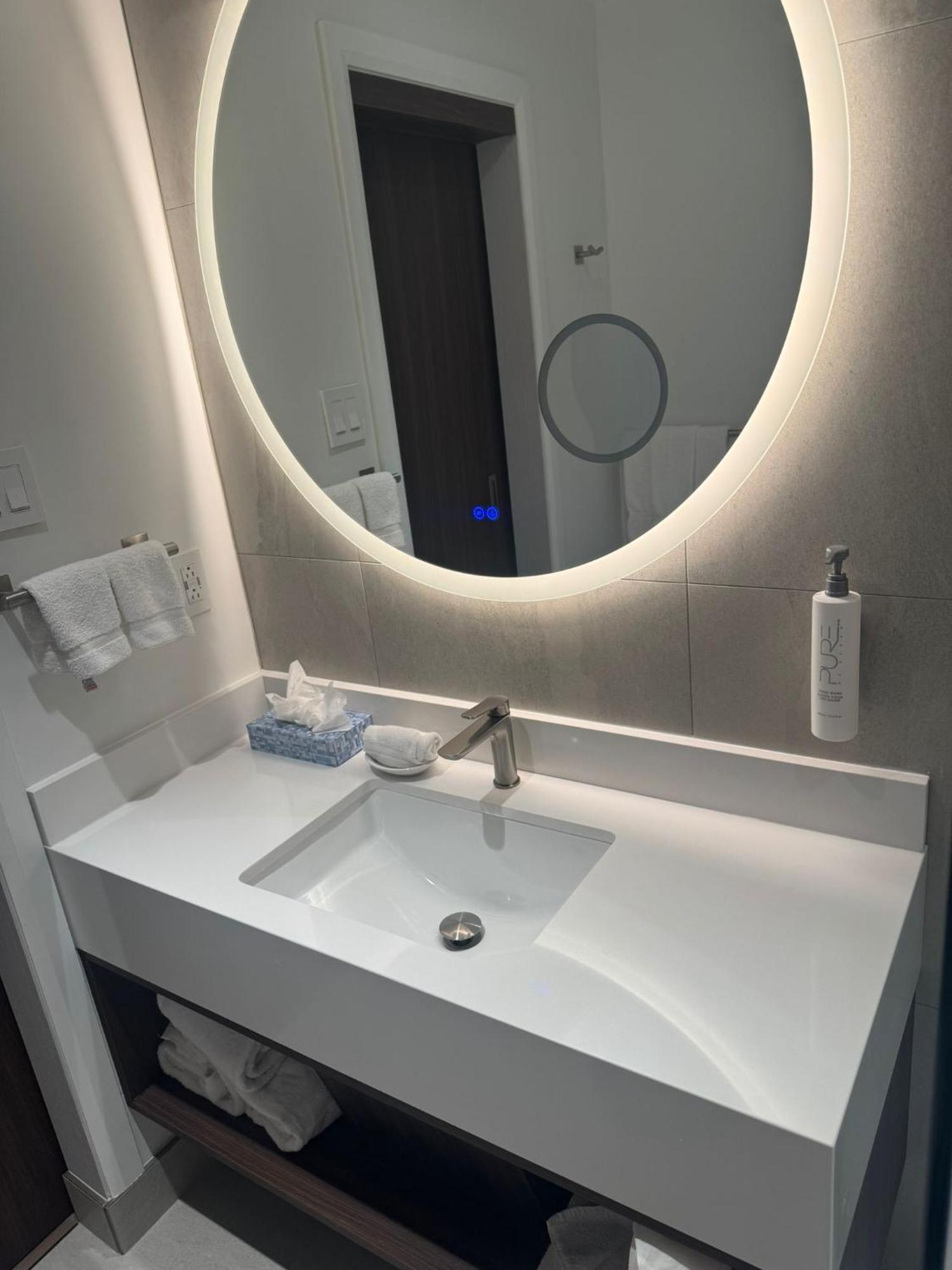 Hotel Armon Plaza Airpt, Trademark Collection By Wyndham Montréal