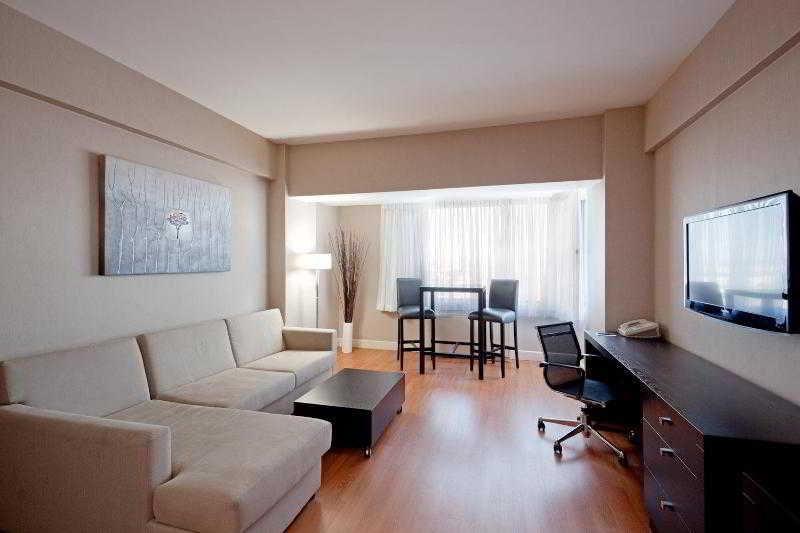 Armon Plaza Airpt, Trademark Collection By Wyndham 4* Montréal